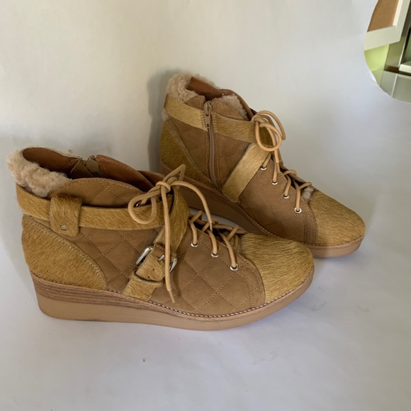 Unique Derek Lam 10 Crosby Calf Hair and Suede Ankle Booties Size 8.5 - Picture 2 of 10